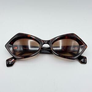 Vivienne Westwood Sunglasses VW5129 110 Havana Cat Eye Frame Brown Gradient Lens